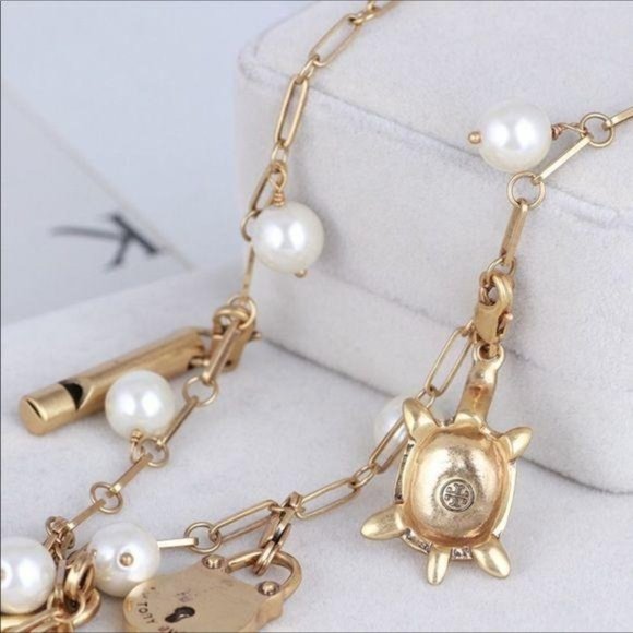 NWOT Tory Burch Clover Bass Christmas Necklace - Picture 7 of 8